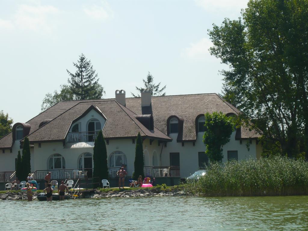 Aranyhid Hotel Balatonboglar Luaran gambar